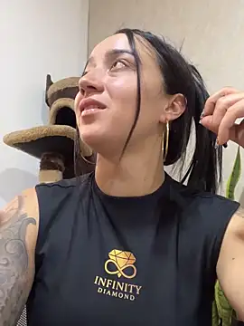 EmmyEvans1 online show from December 2025 05:39:02 PM