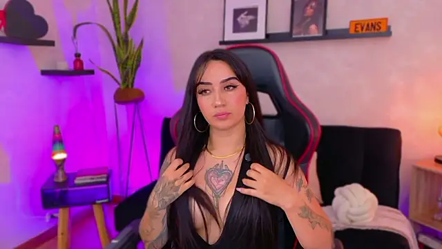 EmmyEvans1 online show from February 2026 07:42:02 PM