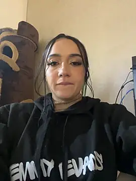 Snapshot of EmmyEvans1 chatting on November 2025 07:35:01 PM EmmyEvans1 online show from November 2025 07:35:01 PM