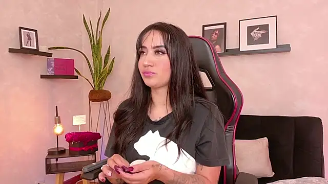 EmmyEvans1 online show from January 2026 07:39:01 PM