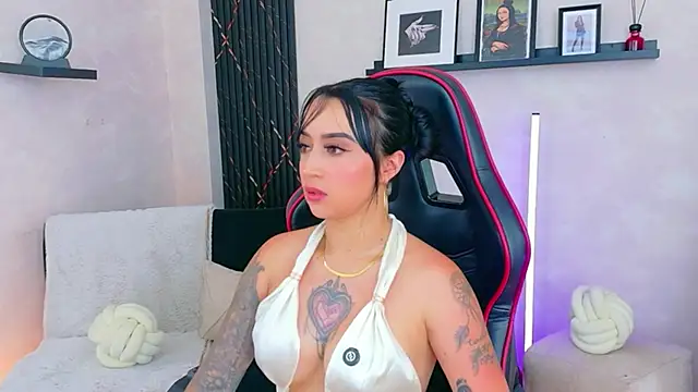 EmmyEvans1 online show from June 2026 07:46:01 PM