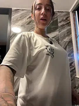 Snapshot of EmmyEvans1 chatting on September 2025 12:06:02 AM EmmyEvans1 online show from September 2025 12:06:02 AM