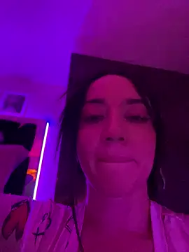 Snapshot of EmmyEvans1 chatting on March 2025 02:10:01 AM EmmyEvans1 online show from March 2025 02:10:01 AM