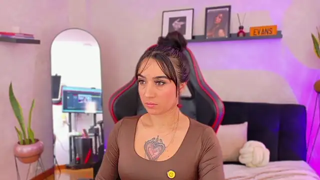 EmmyEvans1 online show from February 2026 07:36:01 PM