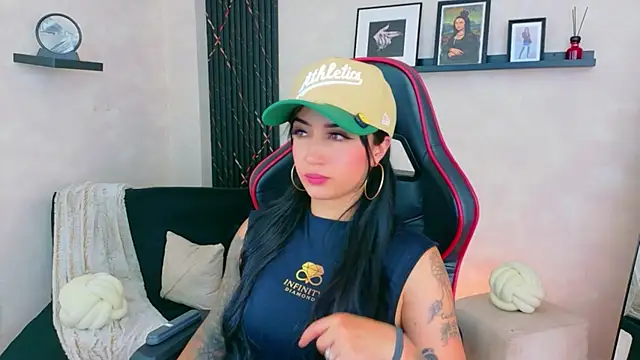 EmmyEvans1 online show from May 2026 07:45:02 PM