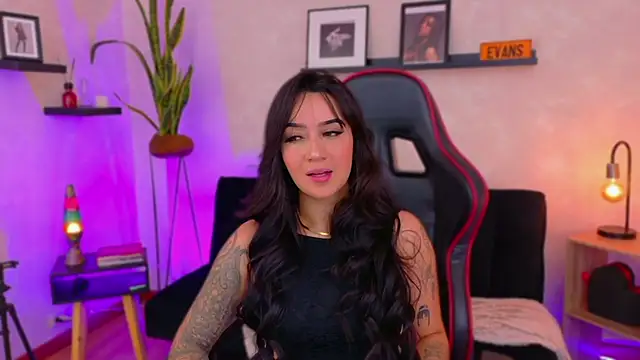 EmmyEvans1 online show from February 2026 07:43:01 PM