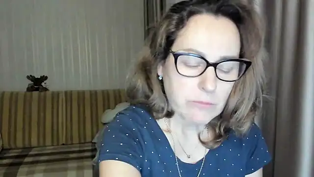 lauraoven online show from March 2025 05:27:02 PM