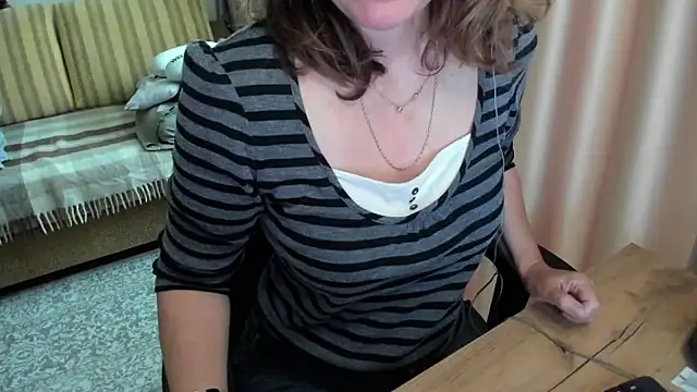 lauraoven online show from June 2026 07:30:02 AM