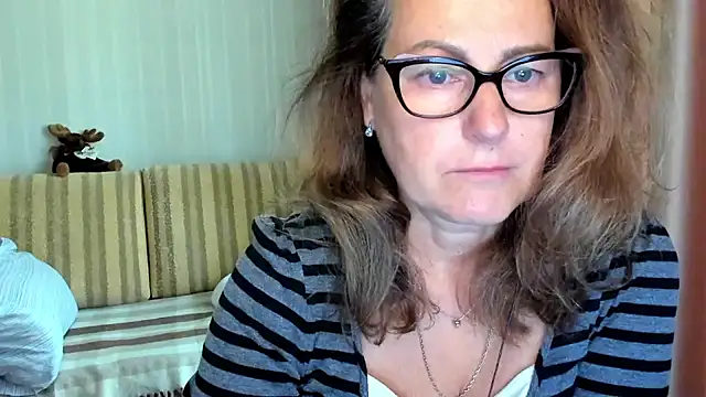 lauraoven online show from September 2025 07:03:02 AM