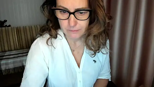 lauraoven online show from December 2025 10:32:02 AM