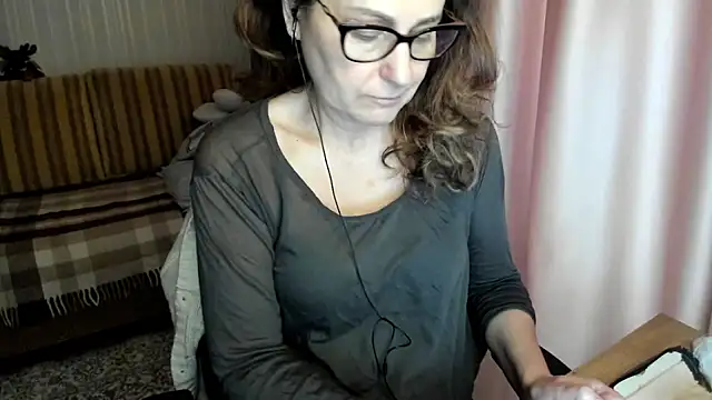 lauraoven online show from February 2026 12:21:01 PM