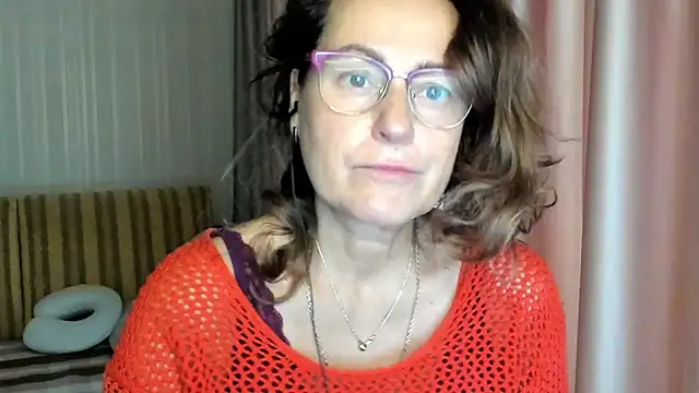 lauraoven online show from October 2025 06:54:02 AM