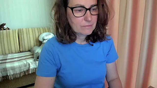 lauraoven online show from May 2026 06:43:01 AM