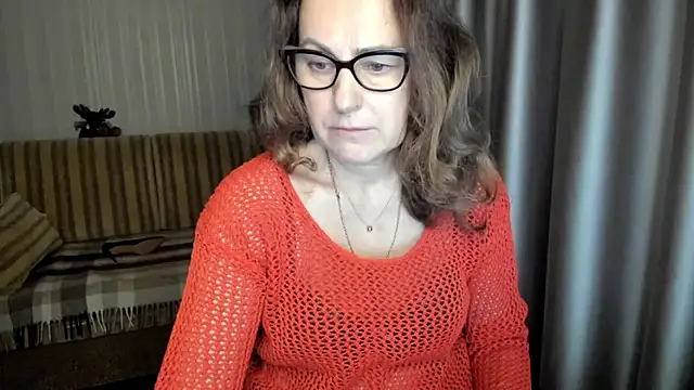 lauraoven online show from December 2025 07:08:01 AM