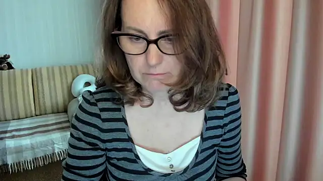 lauraoven online show from May 2026 02:21:02 PM