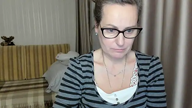 lauraoven online show from February 2025 04:25:01 PM