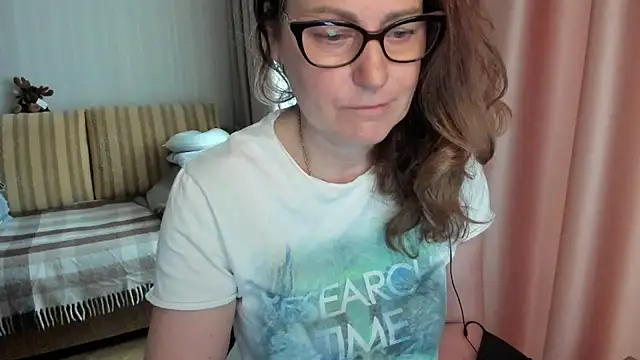 lauraoven online show from April 2026 08:08:01 AM