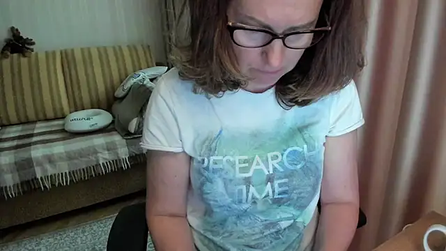 lauraoven online show from May 2026 02:48:01 PM