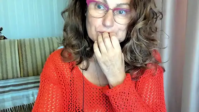 lauraoven online show from October 2025 10:16:01 AM