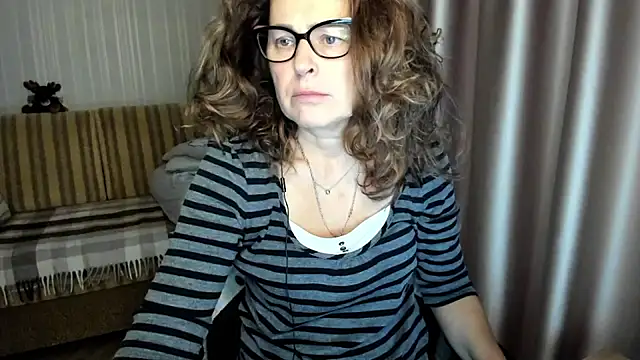 lauraoven online show from November 2025 11:54:01 AM