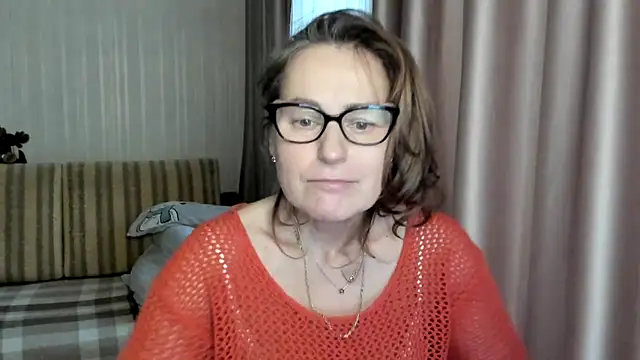 lauraoven online show from February 2025 01:01:01 PM