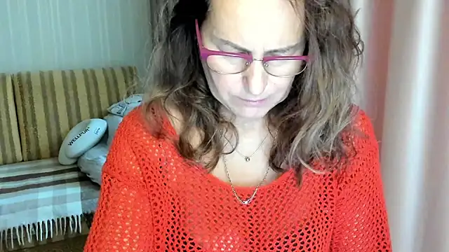 lauraoven online show from October 2025 08:15:01 AM