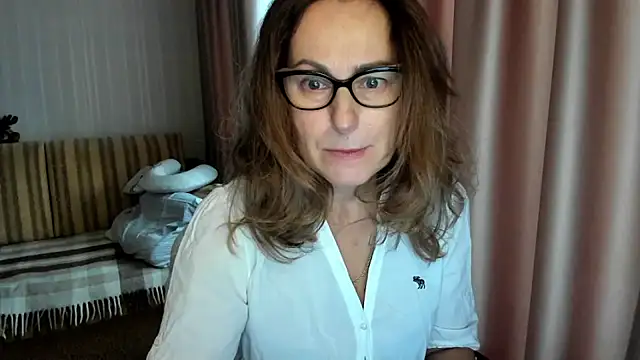 lauraoven online show from November 2025 08:07:01 AM