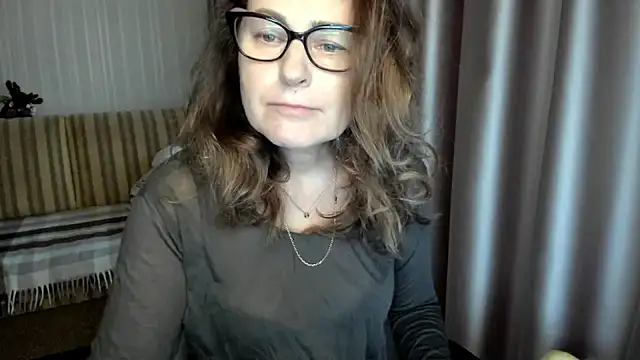 lauraoven online show from December 2025 07:35:02 AM