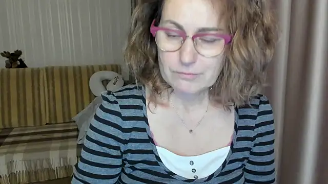 lauraoven online show from March 2025 01:44:02 PM