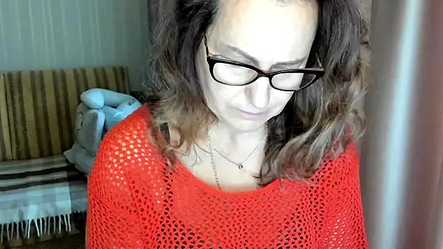 lauraoven online show from November 2025 10:30:02 AM