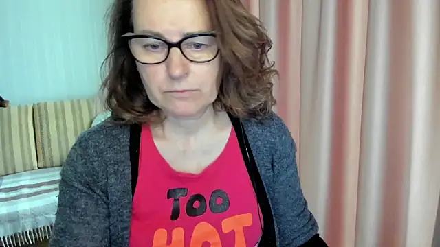 lauraoven online show from May 2026 08:01:01 AM