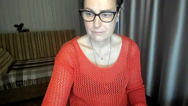 lauraoven online show from December 2025 07:29:01 AM