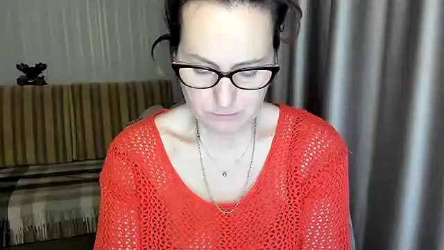 lauraoven online show from March 2025 05:50:01 PM