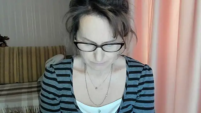 lauraoven online show from February 2025 01:19:02 PM