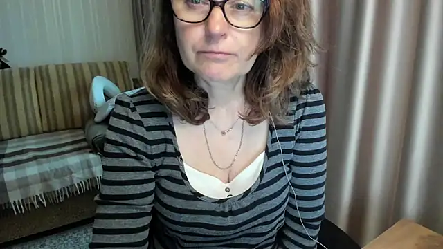 lauraoven online show from June 2026 05:17:01 PM