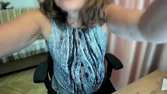 Snapshot of lauraoven chatting on August 2026 01:26:02 PM lauraoven online show from August 2026 01:26:02 PM