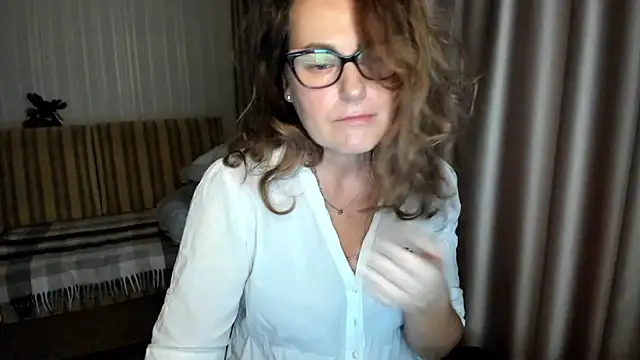 lauraoven online show from December 2025 07:51:02 AM