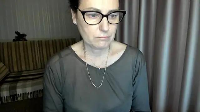 lauraoven online show from December 2025 11:34:01 AM