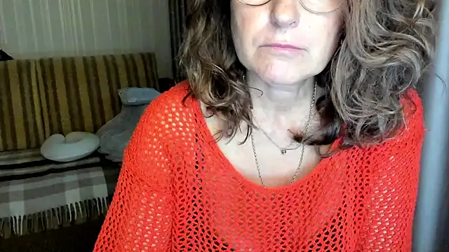 lauraoven online show from October 2025 02:30:02 PM