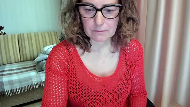 lauraoven online show from May 2026 07:47:01 AM