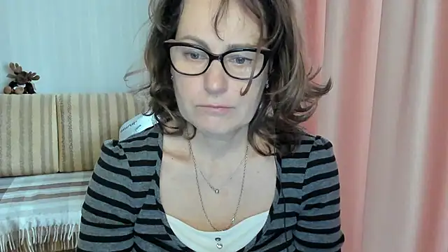 lauraoven online show from February 2025 07:01:02 AM