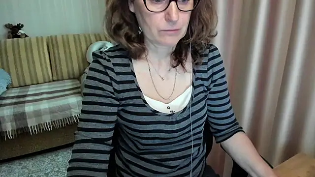 lauraoven online show from May 2026 07:14:01 AM