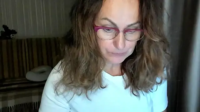 lauraoven online show from October 2025 03:42:01 PM