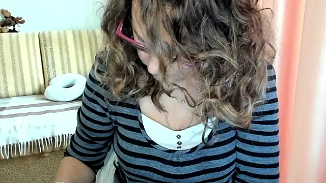 lauraoven online show from October 2025 06:59:01 AM