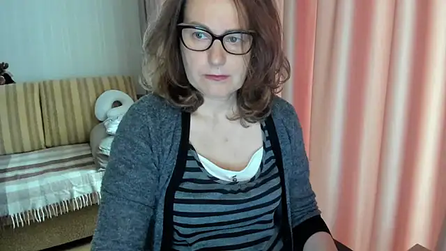 lauraoven online show from May 2026 07:56:01 AM