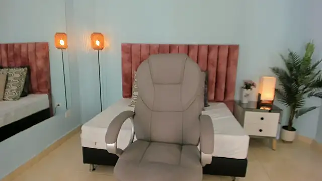 tati saldarriaga online show from February 2026 02:24:01 PM