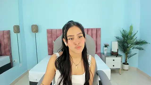 tati saldarriaga online show from February 2026 02:36:01 PM