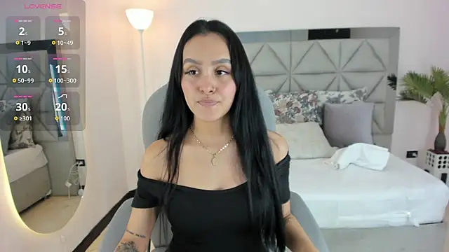 tati saldarriaga online show from November 2025 08:42:02 PM