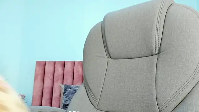 tati saldarriaga online show from February 2026 05:13:02 PM