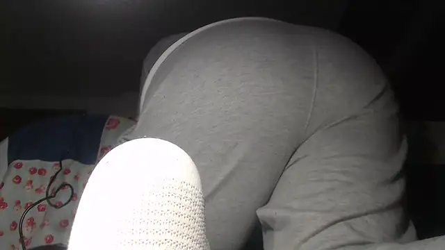 prettyangelsquirt online show from December 2025 01:17:01 AM